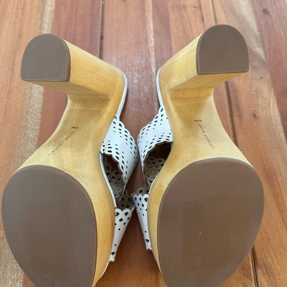 Veronica Beard White Eyelet Leather Wooden Platform Mules Sandals 8.5M - Picture 6 of 6